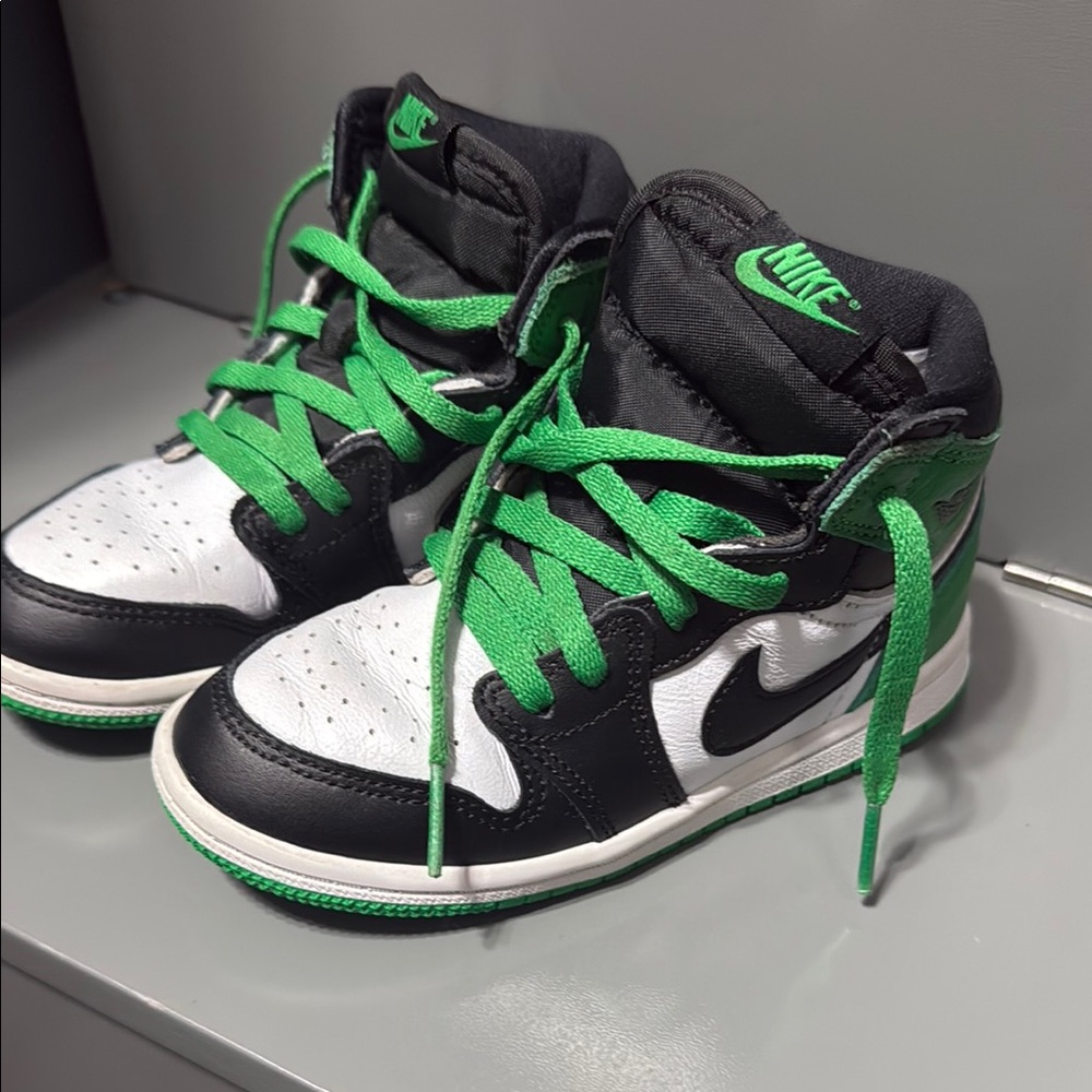 Nike Kids' Black and Green Sneakers